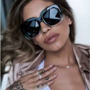 Quay Australia Day After Day Oversized Sunglasses - Black Mint Fade